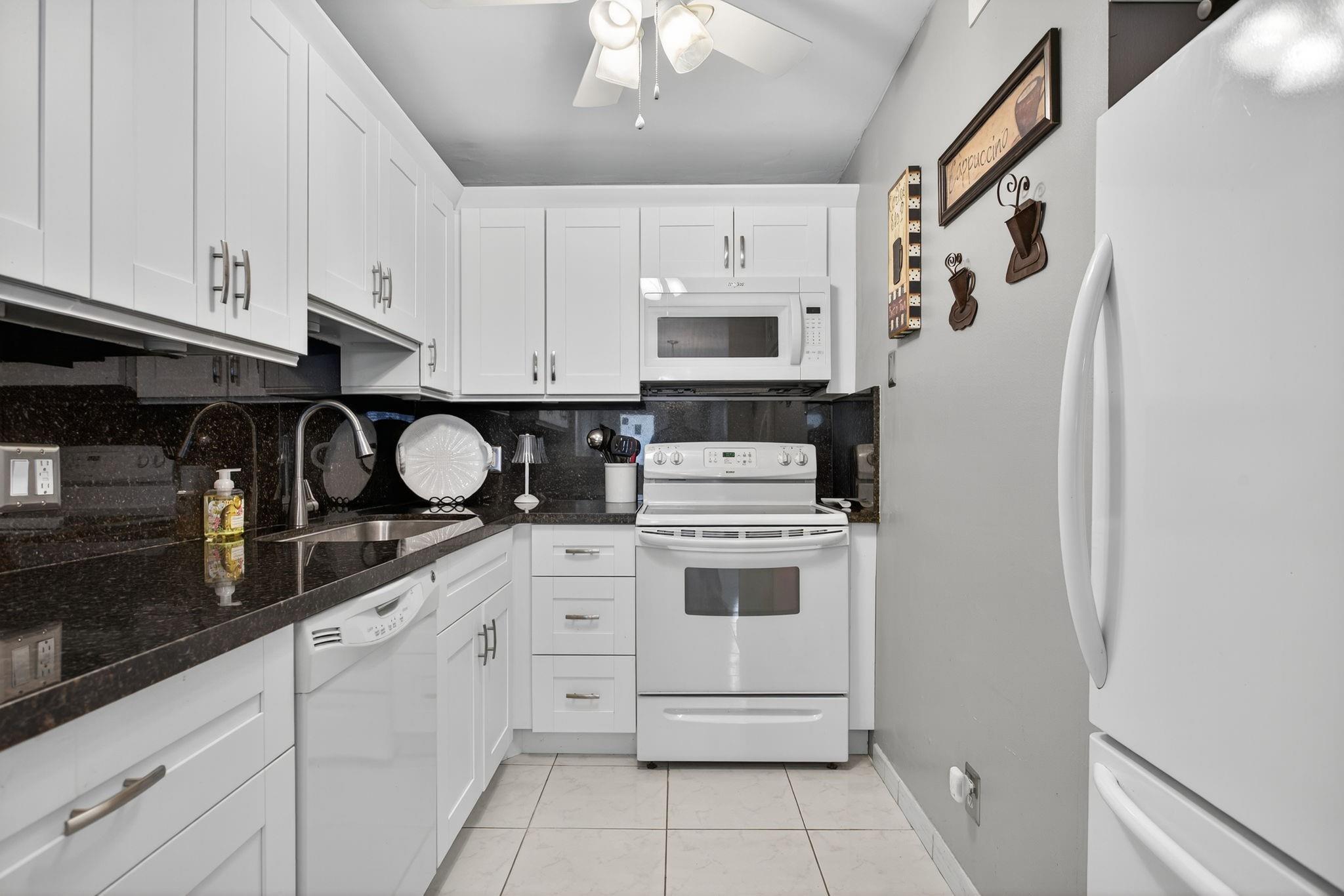 Image 3: Photo 2