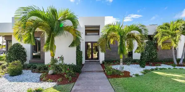 1801 N Lakeside Drive
