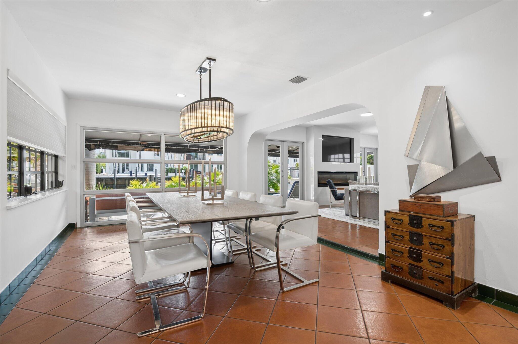 Image 1: 48-Bertanzetti-325 Coconut Isles Dr-6-2