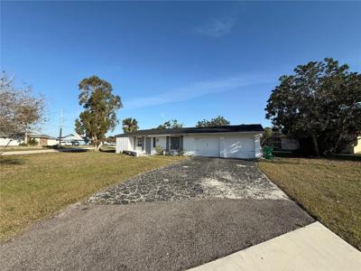690 NW Ennis Ter NW