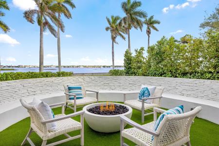 2745 S Flagler Drive