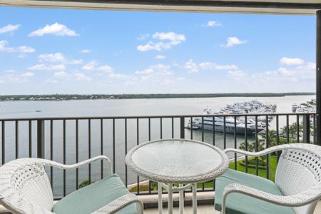 124 Lakeshore Drive