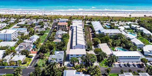 Image 2: 036-250SouthOceanBoulevard-279-DelrayBea