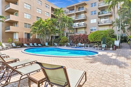 1421 S Ocean Blvd
