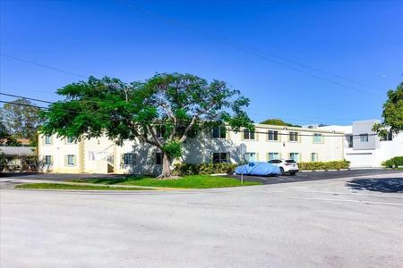 1320 Miami Rd