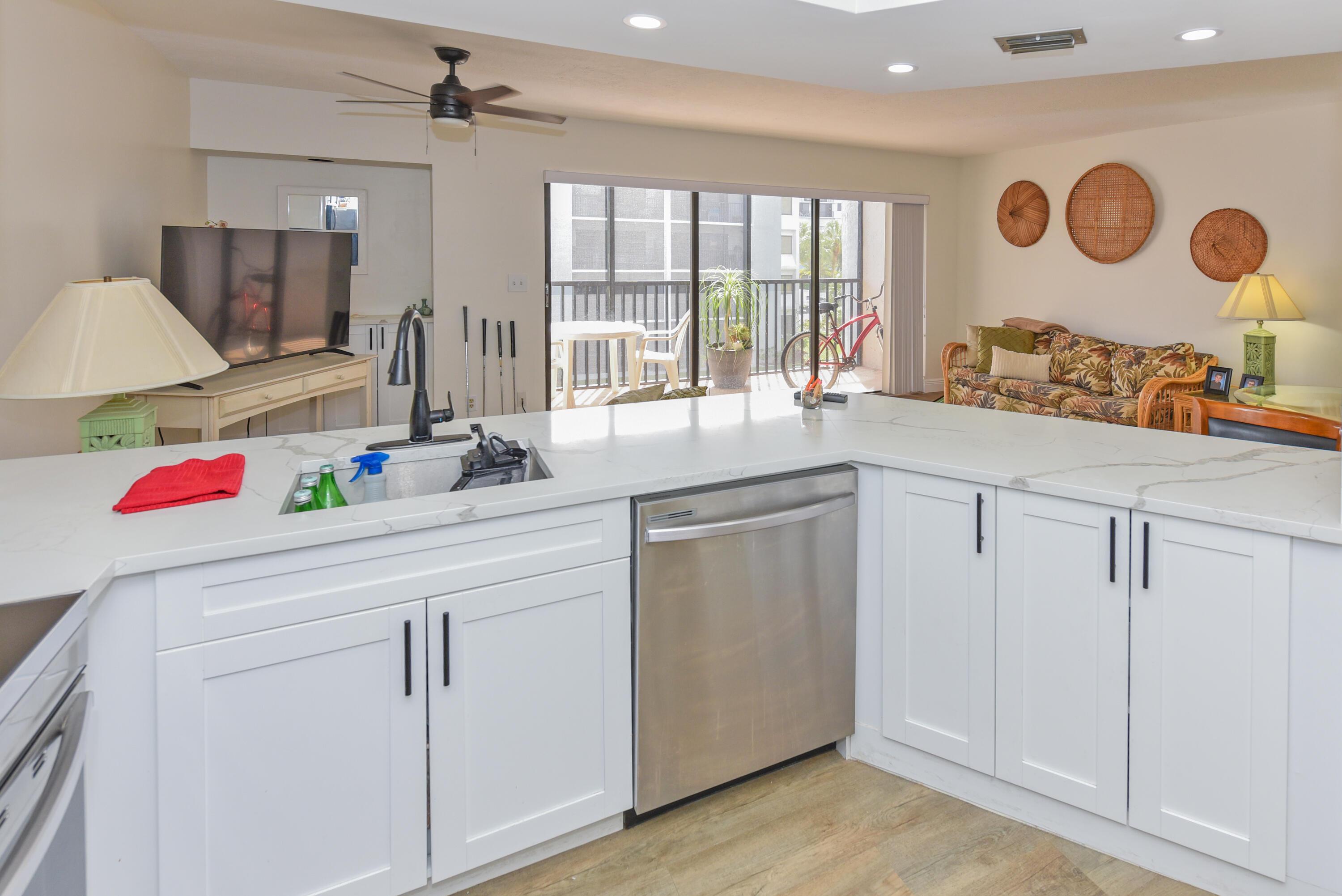 Image 4: 1605 US1 Apt D305 Jupiter FL-print-010-0
