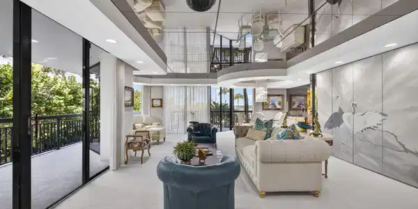 Image 2: Living room