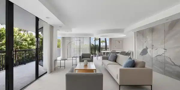 Image 3: Living room