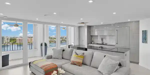 550 S Ocean Boulevard