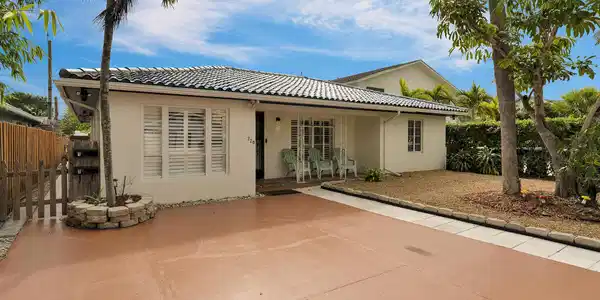 320 S Ocean Breeze