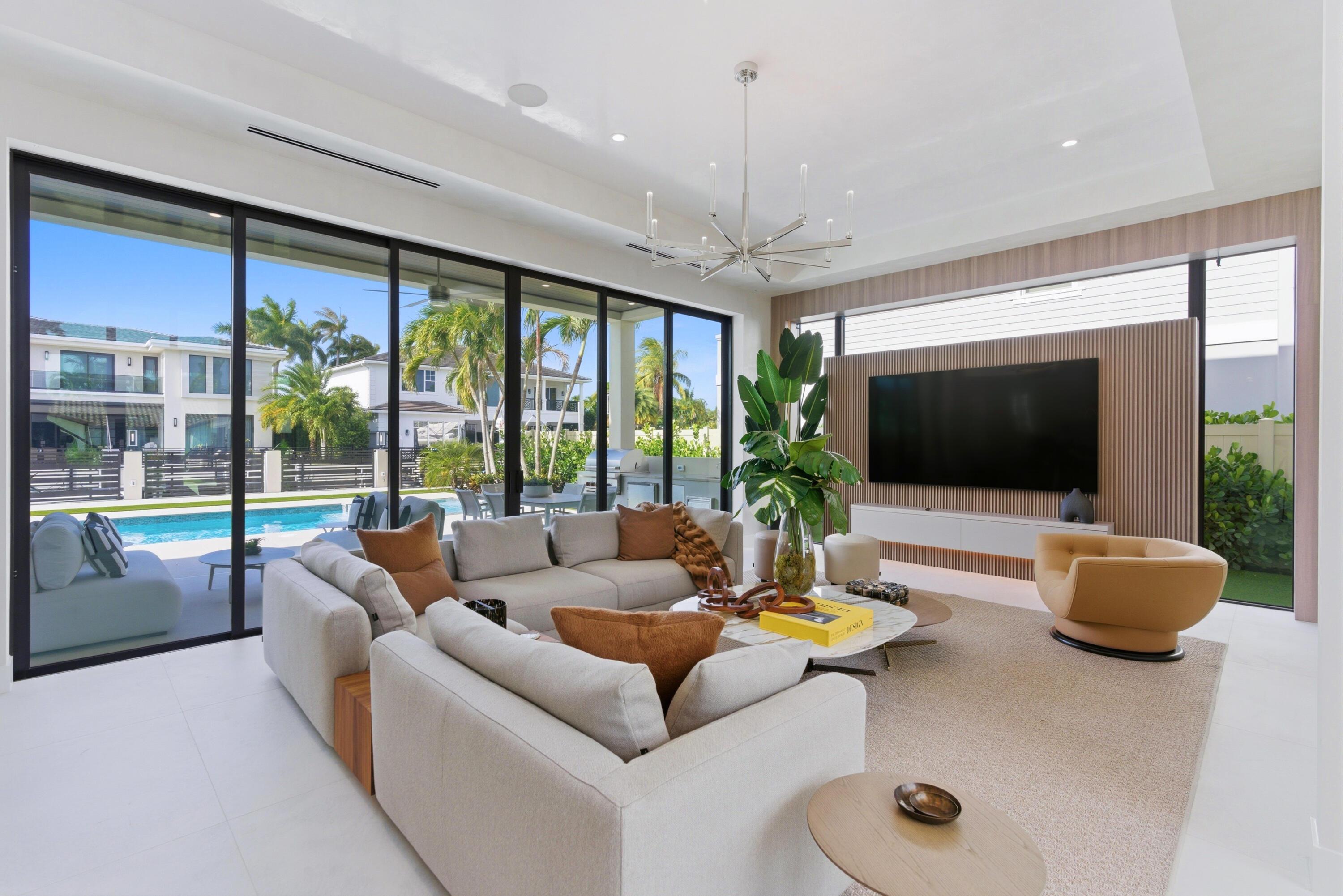 Image 3: 511 Silver Ln Boca Raton 12