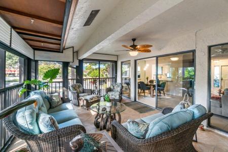 50 PELICAN POINTE Drive