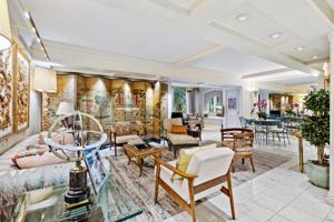 44 Cocoanut Row