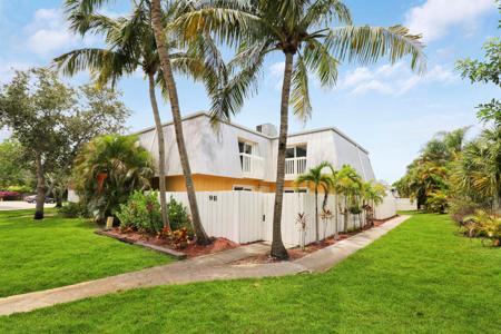 141 E Riverside Drive