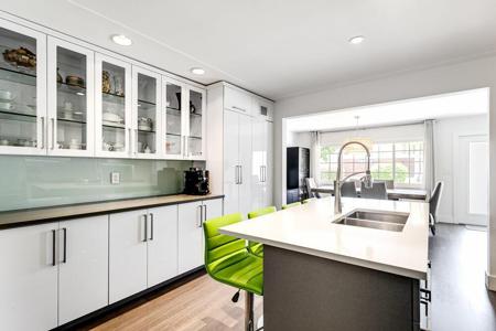 335 NE 7th Street