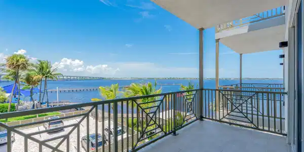41 SW Seminole Street