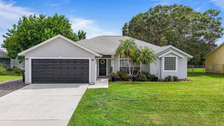 3519 SE Hyde Circle