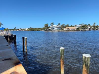 646 Snug Harbor Dr