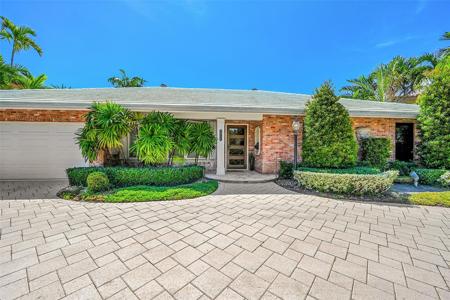 3050 NE 40th Court