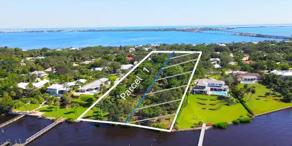 33 N Sewalls Point Road