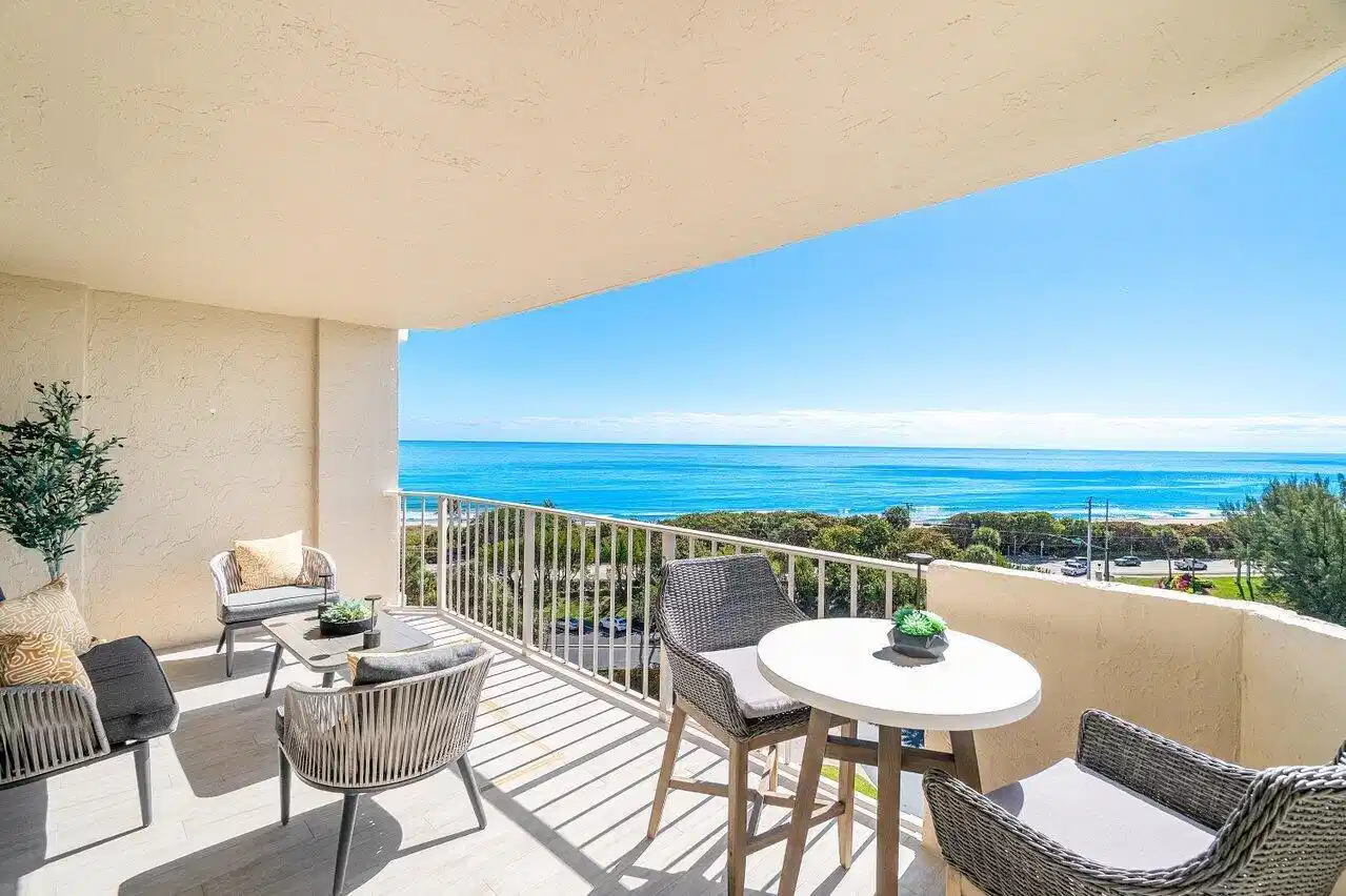 Image 1: SWEEPING OCEAN VIEWS!