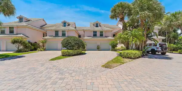 Image 2: 005-2605FairwayDrN-Jupiter-SMALL