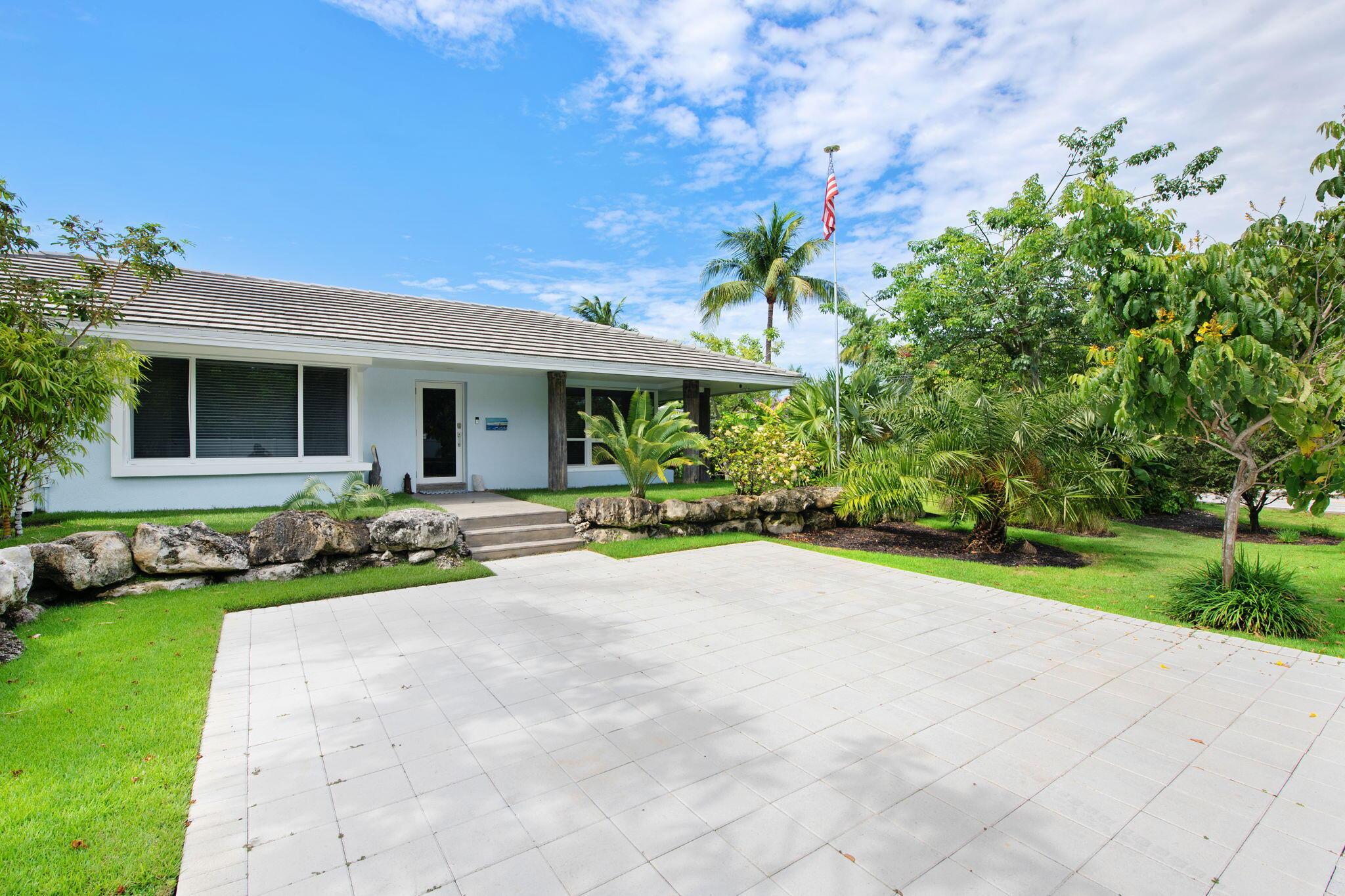 Image 3: Front of Home