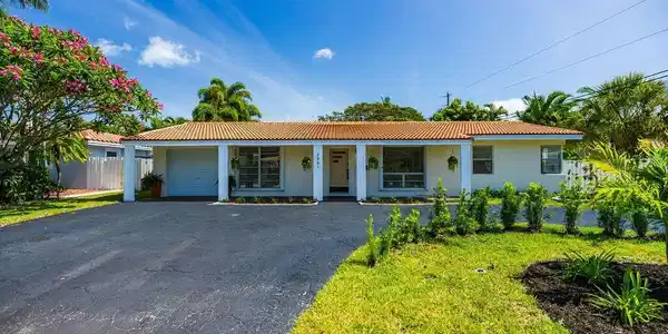 2021 NE 31st Ct