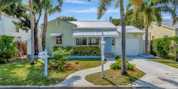 621 N Ocean Breeze