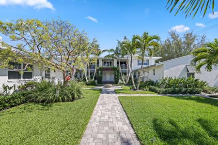 1025 Casuarina Road