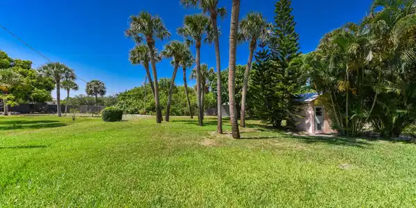 1116 NE Oceanview Circle