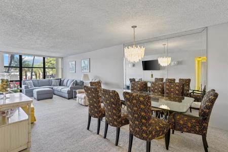 800 Parkview Dr