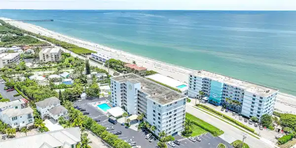 911 Ocean Drive