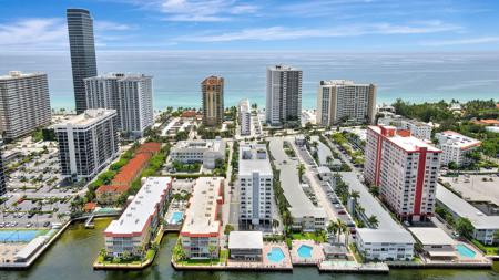 3113 S Ocean Drive