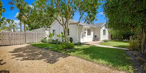 1630 N Ocean Breeze
