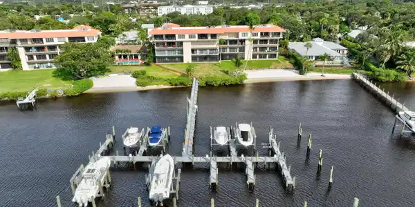 624 SW Saint Lucie Crescent