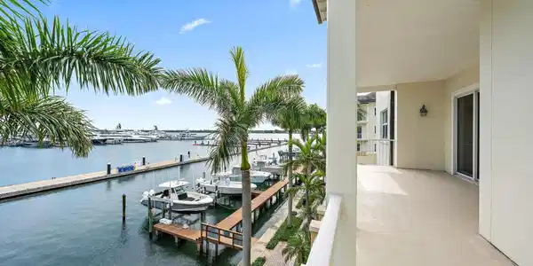 Image 3: 3920 N Flagler Dr 301-3