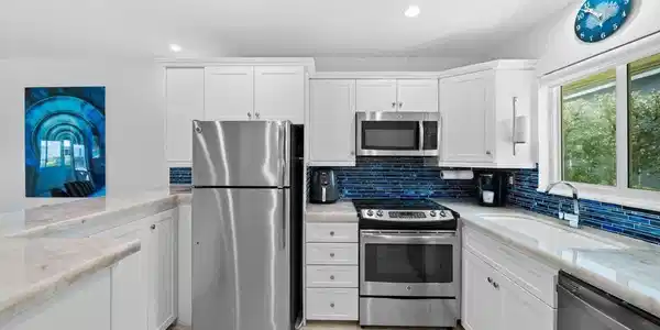 1199 Hillsboro Mile
