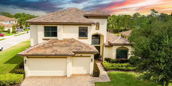 2011 NW Sapphire Ridge Way