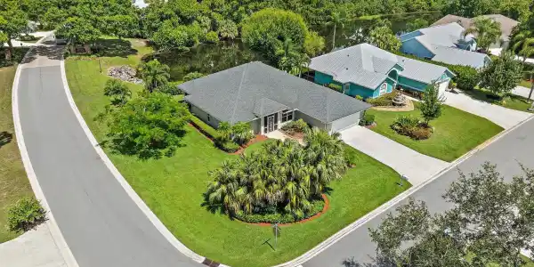 1200 SW Arrowhead Court