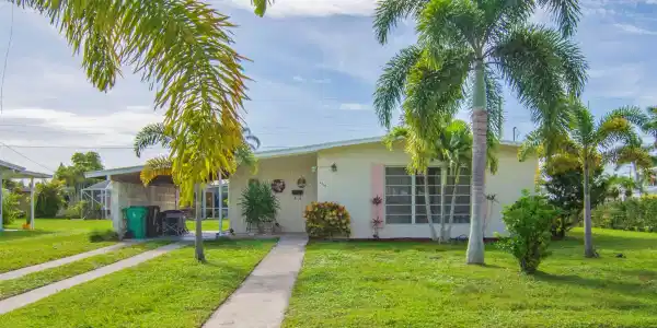 2863 SE Merritt Terrace