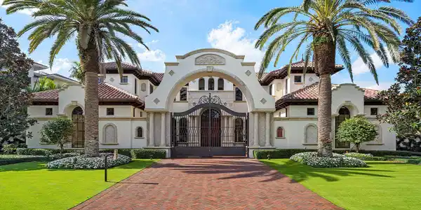 2055 Royal Palm Way
