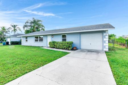 2458 SW Hinchman Street
