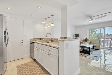 720 Bayshore Dr