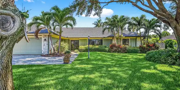 1778 Coral Way N