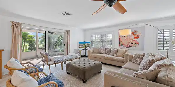 314 N Lakeside Drive
