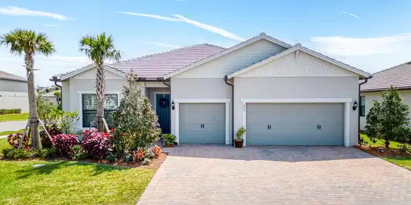 628 SE Boboli Way