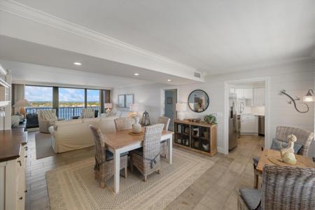 136 Lakeshore Drive