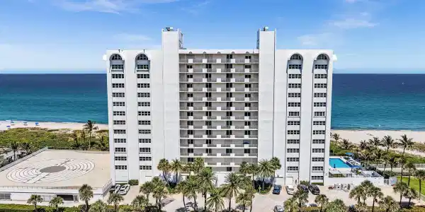 3000 S Ocean Boulevard