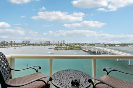 2640 Lake Shore Drive
